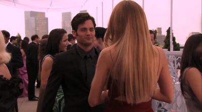 Ooh! That dress is not fair. - Gossip Girl