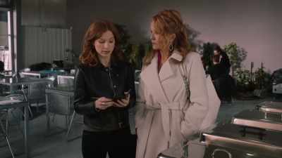 Ooh! The fight between
Alex and Candace, - The Spencer Sisters