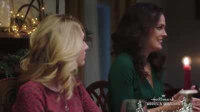 - Ooh, what could it be?
- Right. - Last Vermont Christmas
