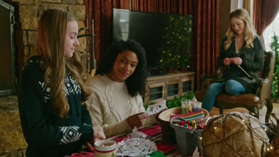Ooh, what is that?
It smells delicious. - Sappy Holiday