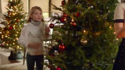 Ooh! You have to kiss now! - Christmas à la Carte