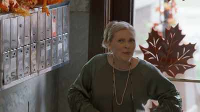 Oooh, a British accent! - Holiday Hotline