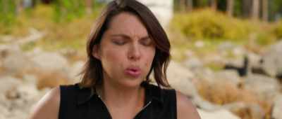 - Oooh... okay.
- What would Lily do?, what would Lily do? - Swap Me, Baby