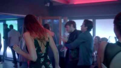 Oooh, we're going in! Oh, come on! - Clique