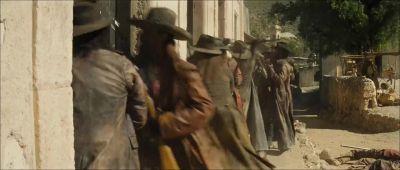 Open this damn door! - Bandidas