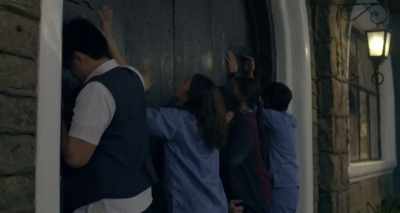 -Open the door!
-Please! - Block Z