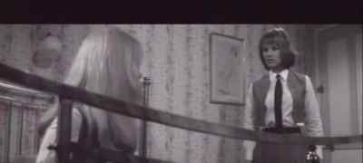Open the door. - Therese and Isabelle