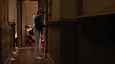 - Open the goddamn door, Dylan.
- It's locked. - Jack the Bear