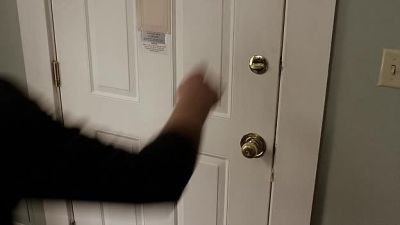 Open the goddamn door. - Longmire