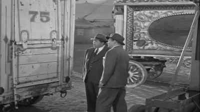Open up, boys. - Tarzan's New York Adventure