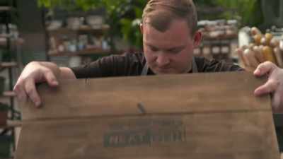 Open up your crates
in three, two, one. - Chopped Next Gen