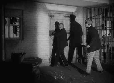 Open it up, Sheriff!
Let me outta here! - Young Mr  Lincoln