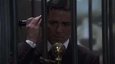 Operator, put me through to Stationhouse #4.
It's an emergency. - Murdoch Mysteries