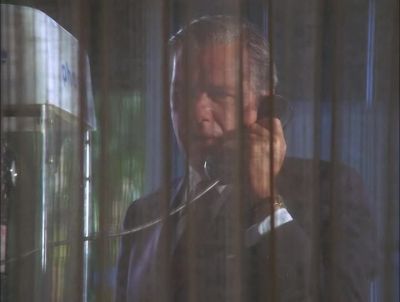 OPERATOR, THIS IS AN EMERGENCY.
GET ME HAWAII FIVE-O. - Hawaii Five-0