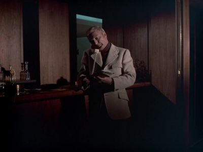 Operator, would you get me
the police, please? - Columbo