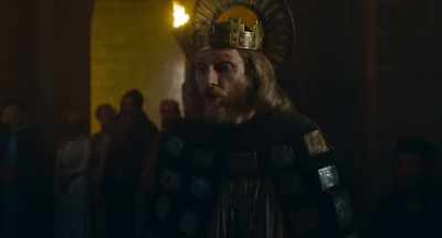 -Or a show perhaps.
-(THUNDER CRASHES) - The Green Knight