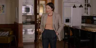 Or like he doesn't
recognize me anymore - Single Drunk Female