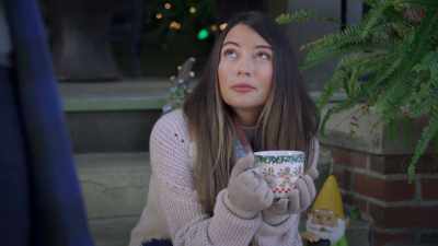 - Or maybe someone stole it. - It’s Beginning to Look a Lot Like Murder