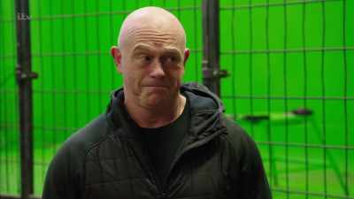 Or they might give you
a slap round the face - Britain's Tiger Kings - On the Trail with Ross Kemp