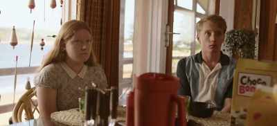 Or what? You'll sit on me?
Mum! Could you two stop? - Frayed