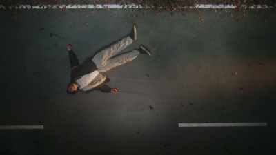 Or someone would stop, call the ambulance, - Inside the Mind of a Con Artist