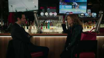 - O'Reilly's Tavern?
Really, David? - Zoey's Extraordinary Playlist