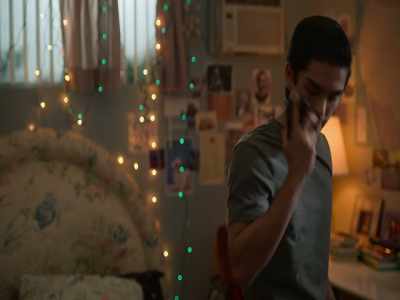 - [OSCAR] I don't want any problems.
- I know. I don't want any either. - On My Block