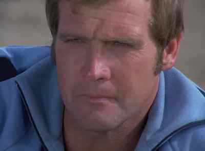OSCAR: Steve, we have to get you
back into shape. - The Six Million Dollar Man