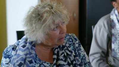 (OTHERS LAUGH) - Miriam Margolyes: Australia Unmasked
