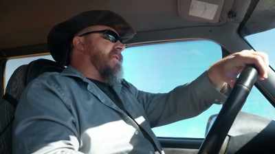 OTHERWISE, I DON'T KNOW HOW I'M
GONNA KEEP MY BUSINESS GOING. - Dino Hunters