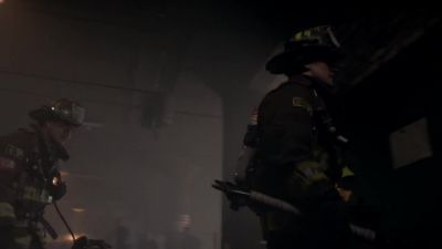 Otis! Get this elevator
above us. - Chicago Fire