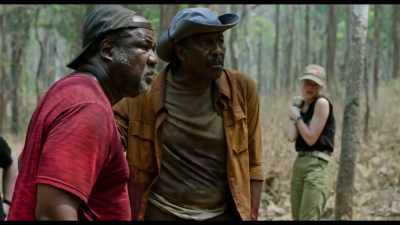 -[Otis] God is great.
-[grunting] - Da 5 Bloods