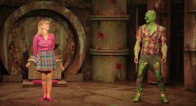 - Oui.
(audience chuckling) - The Toxic Avenger: The Musical