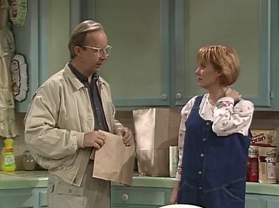Our alien is hooked
on gossip magazines. - ALF