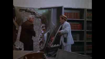 - Our friend from the mortuary, eh, Captain?
- No comment. - Kolchak: The Night Stalker