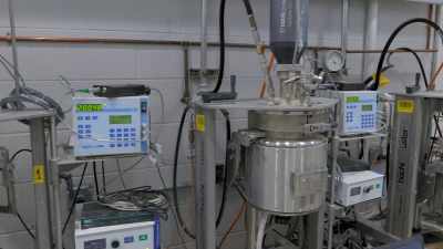 Our solution focuses
on recycling polyester - Plastic Earth