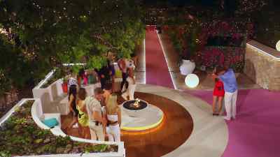 Our superfans have been
voting for the islanders - Love Island Australia