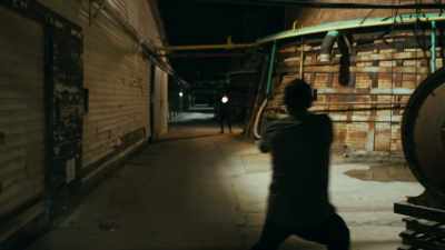 - Out of the way! Clear out! - Scarlett