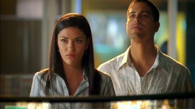 Out of the way. - CSI: Miami