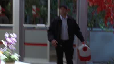 Out of the way! - House