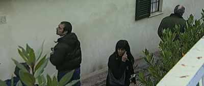 Outside, I saw two young people. - Amanda Knox