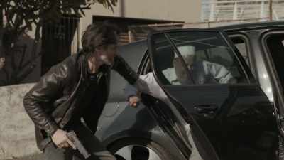 -Outta the car. Come on!
-(gasping) - Trackers