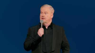 "Ouvi dizer
que vamos ter uma torre com sino." - Jim Gaffigan: Dark Pale