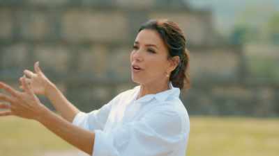 Over 1,000 years ago, - Eva Longoria: Searching for Mexico