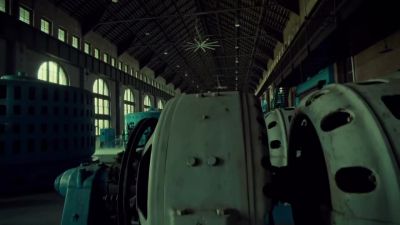 Over here. It's coming from here. - Hemlock Grove