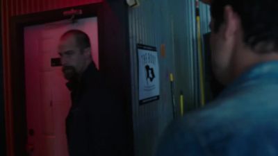 Over here. - Queen of the South