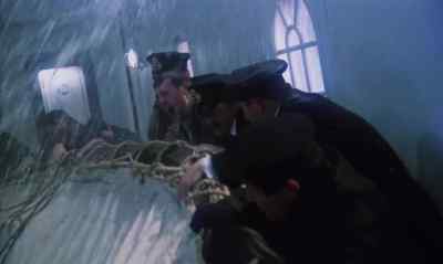 Over herel - S O S  Titanic