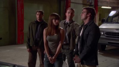 Over there. Face the wall. - Stargate SG-1