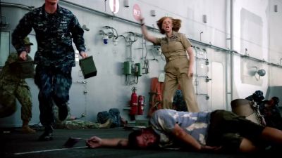 Over there! Gunners, cover the bow! - The Last Ship