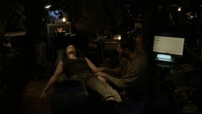[Overlapping voices] - The 100